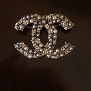Chanel Beautiful pin